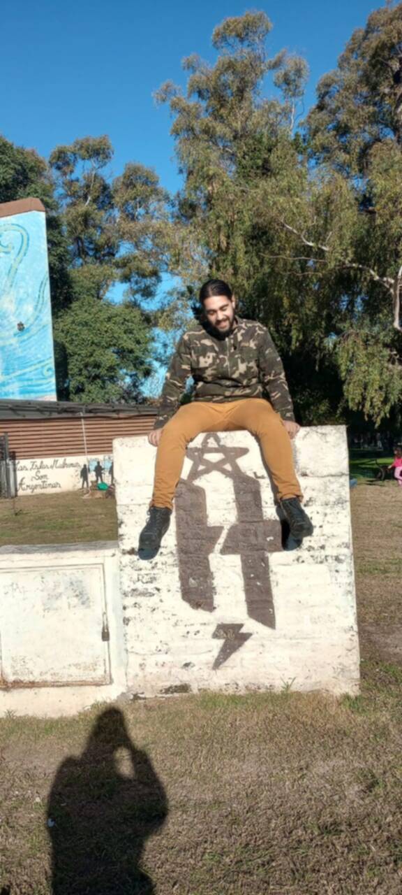 Excelente foto que me sacó mi hermosa mujer en un bellísimo parque. QEPD Iorio <3. /images/hermetica.jpg